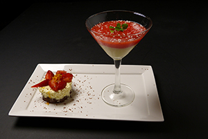 Cheesecake met gemarineerde aardbeien