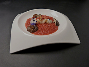 Risotto van bietensap en rozen