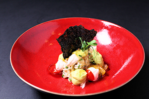 Krab met tomaat, avocado, yoghurt en kerrie