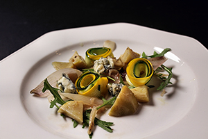 Artichok stufado con gorgonzola e vinaigrette di senape
