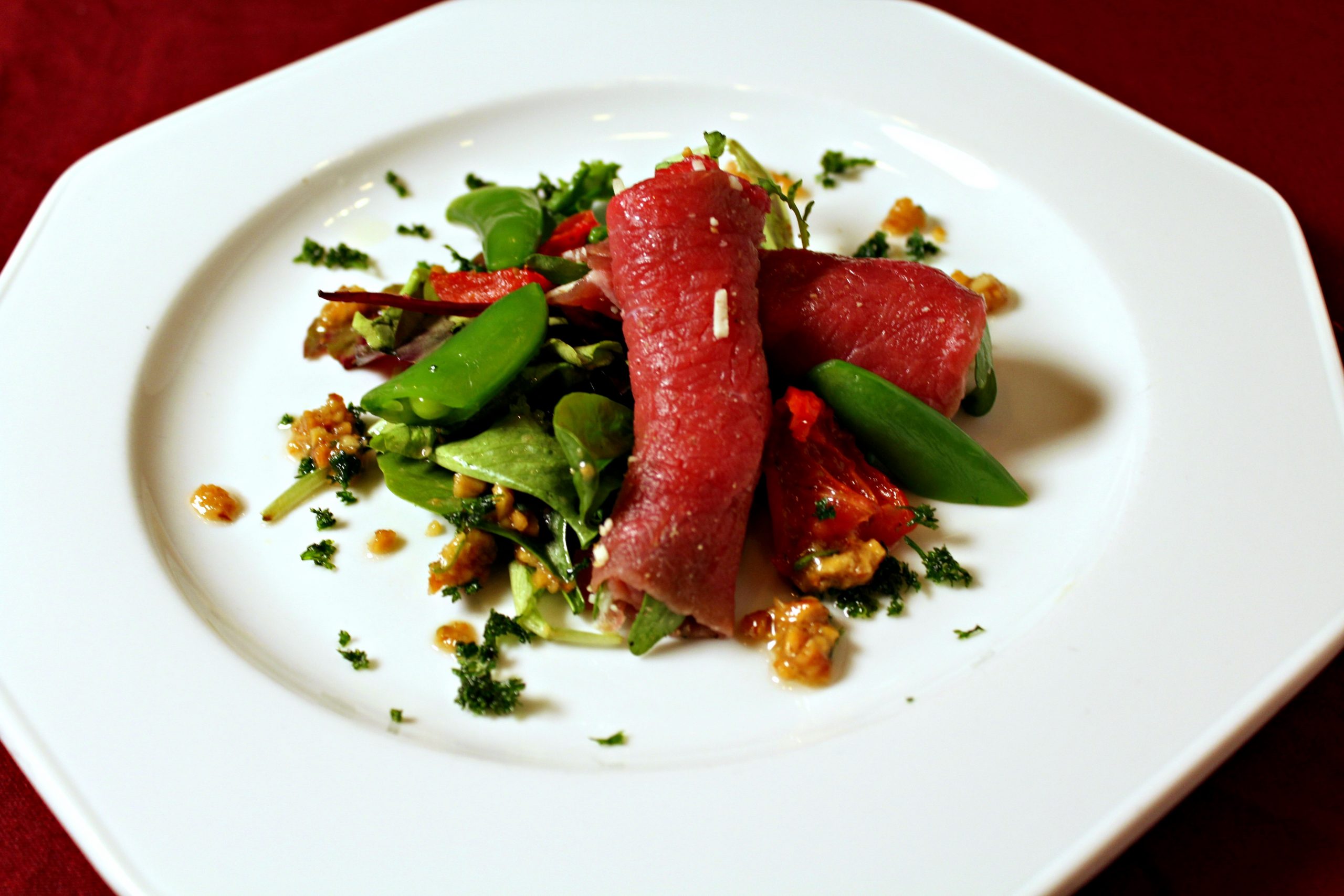 Rundvleesrolletjes met hazelnootdressing