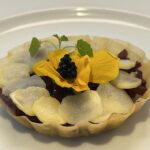 Tartelette met rode ui en asperges